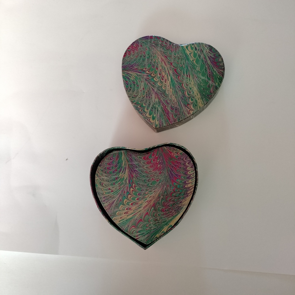 Department 56 Fuchsia Marbled Heart Box
